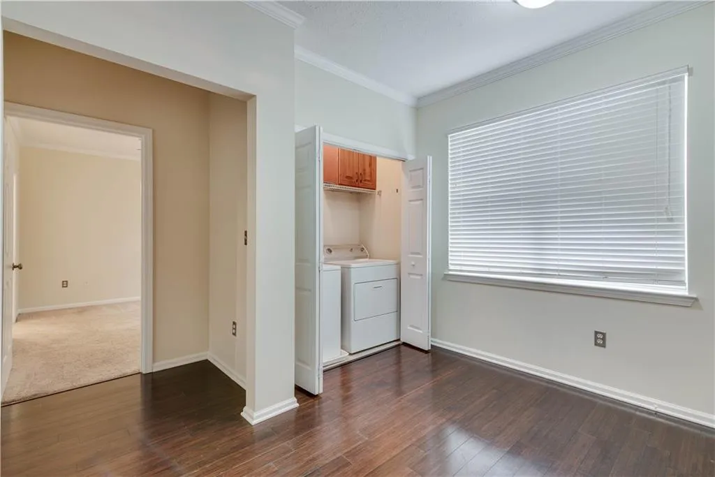 5559 Glenridge Drive Unit 1202, Atlanta, Georgia 30342, 2 Bedrooms Bedrooms, ,2 BathroomsBathrooms,Residential,Sold,5559 Glenridge Drive Unit 1202,6882430