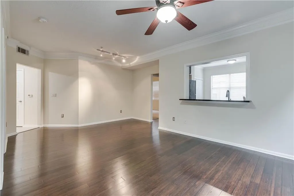 5559 Glenridge Drive Unit 1202, Atlanta, Georgia 30342, 2 Bedrooms Bedrooms, ,2 BathroomsBathrooms,Residential,Sold,5559 Glenridge Drive Unit 1202,6882430