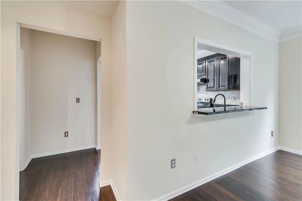 5559 Glenridge Drive Unit 1202, Atlanta, Georgia 30342, 2 Bedrooms Bedrooms, ,2 BathroomsBathrooms,Residential,Sold,5559 Glenridge Drive Unit 1202,6882430