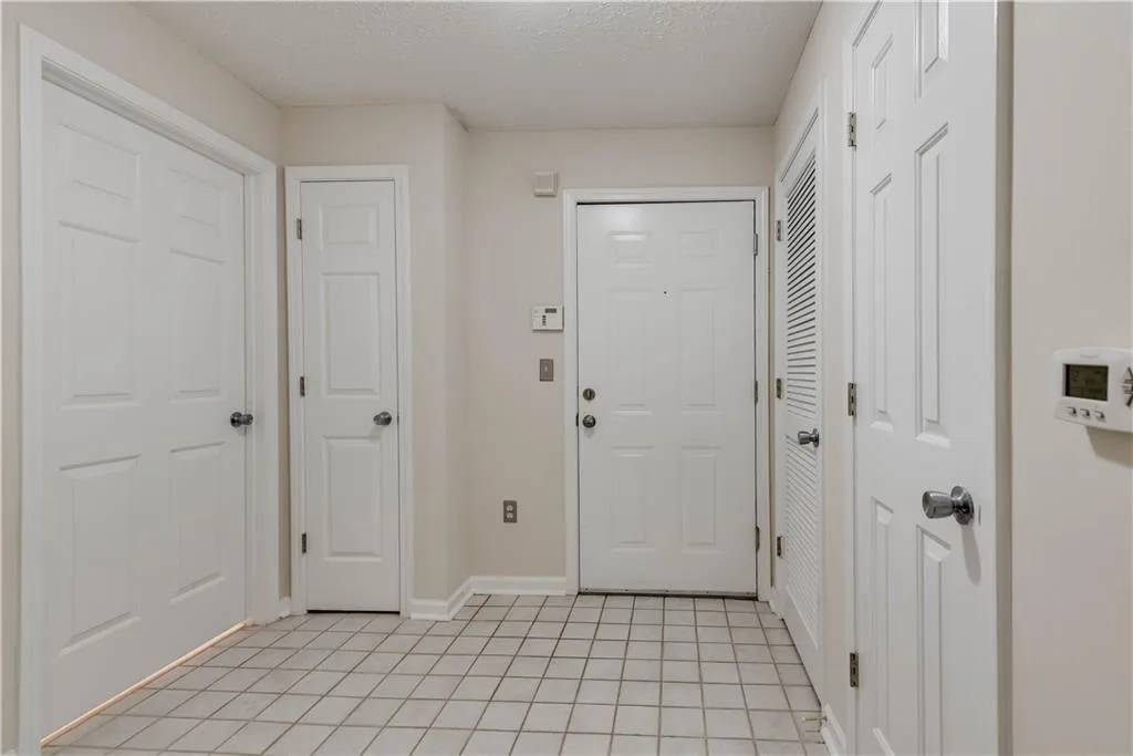 5559 Glenridge Drive Unit 1202, Atlanta, Georgia 30342, 2 Bedrooms Bedrooms, ,2 BathroomsBathrooms,Residential,Sold,5559 Glenridge Drive Unit 1202,6882430