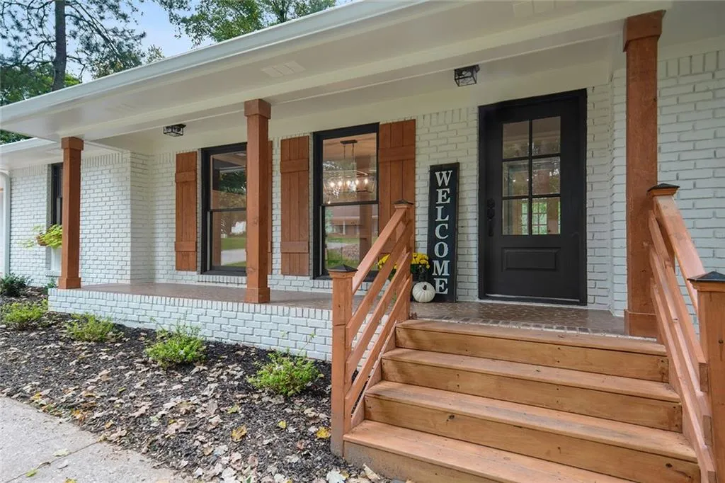 290 Hillswick Court, Sandy Springs, Georgia 30328, 4 Bedrooms Bedrooms, ,3 BathroomsBathrooms,Residential,Sold,290 Hillswick Court,6792520