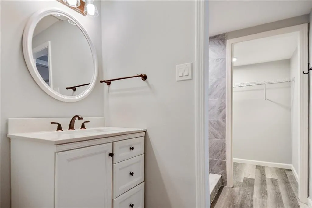 290 Hillswick Court, Sandy Springs, Georgia 30328, 4 Bedrooms Bedrooms, ,3 BathroomsBathrooms,Residential,Sold,290 Hillswick Court,6792520