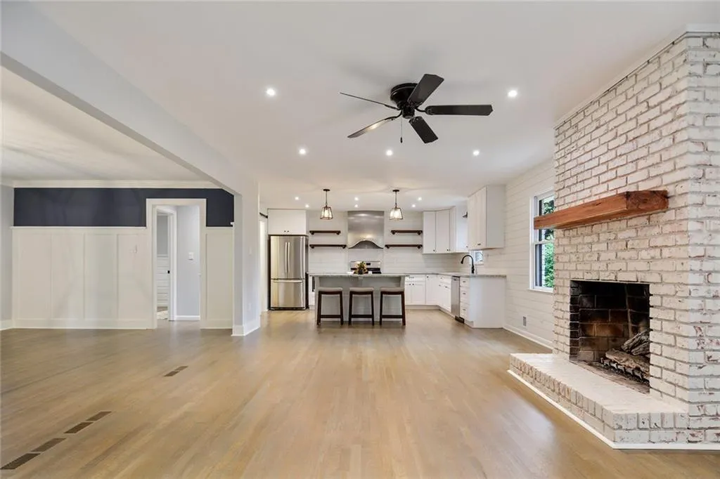 290 Hillswick Court, Sandy Springs, Georgia 30328, 4 Bedrooms Bedrooms, ,3 BathroomsBathrooms,Residential,Sold,290 Hillswick Court,6792520