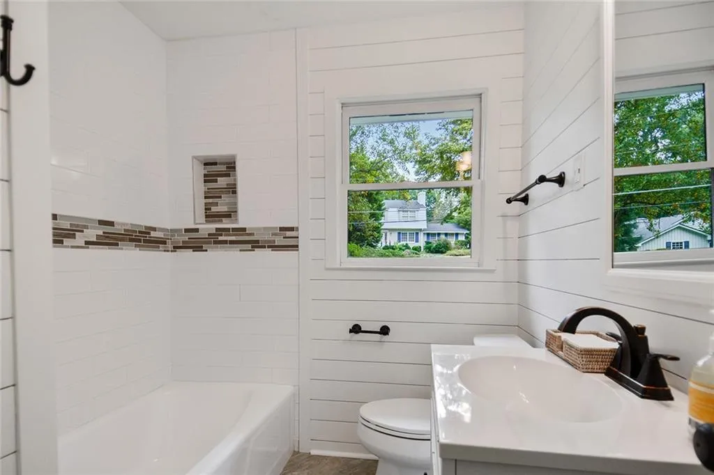 290 Hillswick Court, Sandy Springs, Georgia 30328, 4 Bedrooms Bedrooms, ,3 BathroomsBathrooms,Residential,Sold,290 Hillswick Court,6792520