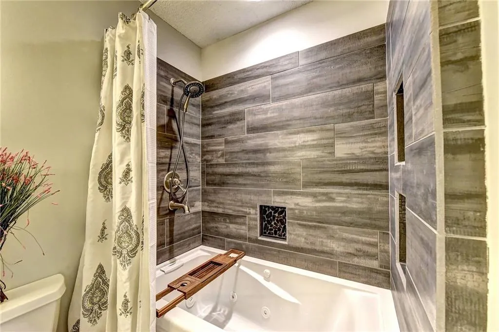 106 Barrington Hills Drive, Sandy Springs, Georgia 30350, 2 Bedrooms Bedrooms, ,2 BathroomsBathrooms,Residential,Sold,106 Barrington Hills Drive,6552572