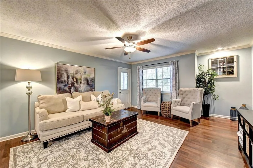 106 Barrington Hills Drive, Sandy Springs, Georgia 30350, 2 Bedrooms Bedrooms, ,2 BathroomsBathrooms,Residential,Sold,106 Barrington Hills Drive,6552572