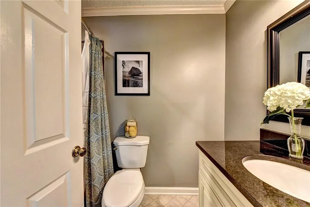 106 Barrington Hills Drive, Sandy Springs, Georgia 30350, 2 Bedrooms Bedrooms, ,2 BathroomsBathrooms,Residential,Sold,106 Barrington Hills Drive,6552572