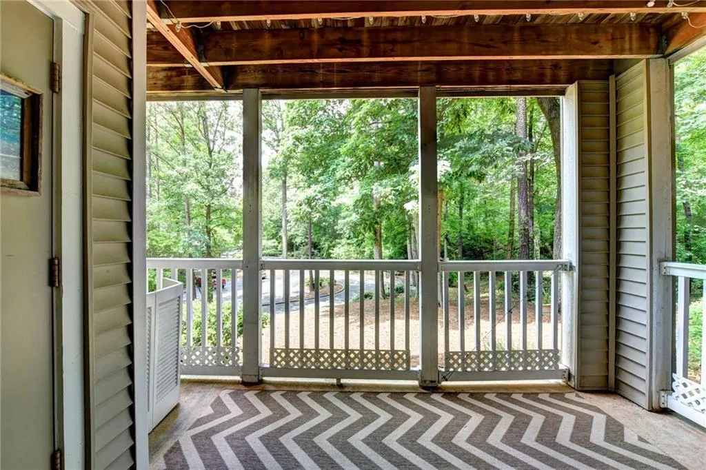 106 Barrington Hills Drive, Sandy Springs, Georgia 30350, 2 Bedrooms Bedrooms, ,2 BathroomsBathrooms,Residential,Sold,106 Barrington Hills Drive,6552572