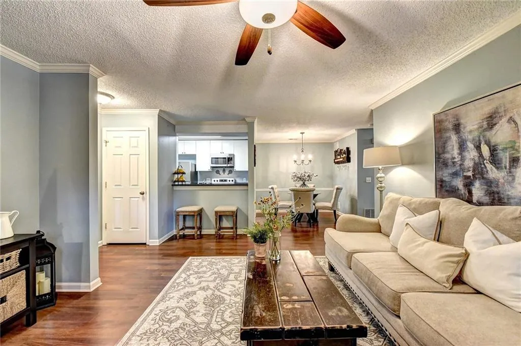 106 Barrington Hills Drive, Sandy Springs, Georgia 30350, 2 Bedrooms Bedrooms, ,2 BathroomsBathrooms,Residential,Sold,106 Barrington Hills Drive,6552572