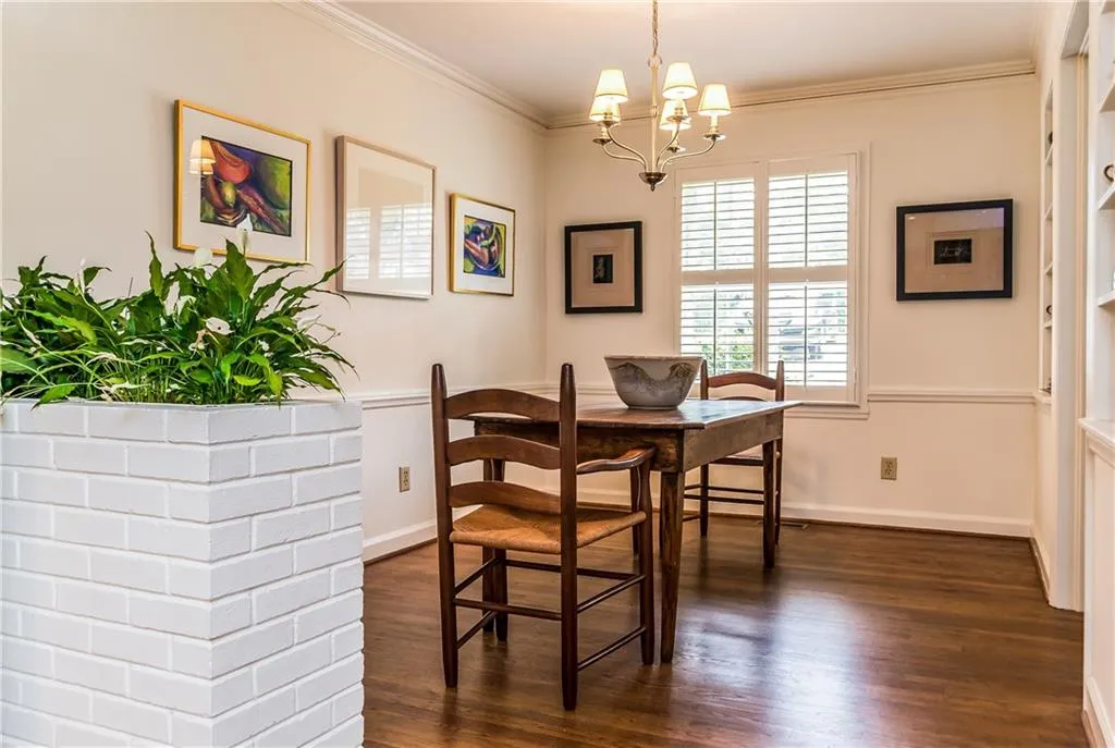 174 Johnson Ferry Road Nw, Sandy Springs, Georgia 30328, 3 Bedrooms Bedrooms, ,2 BathroomsBathrooms,Residential,Sold,174 Johnson Ferry Road Nw,5907025