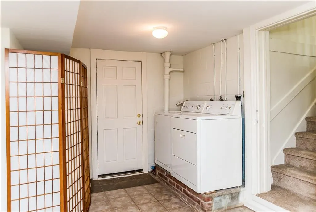 174 Johnson Ferry Road Nw, Sandy Springs, Georgia 30328, 3 Bedrooms Bedrooms, ,2 BathroomsBathrooms,Residential,Sold,174 Johnson Ferry Road Nw,5907025