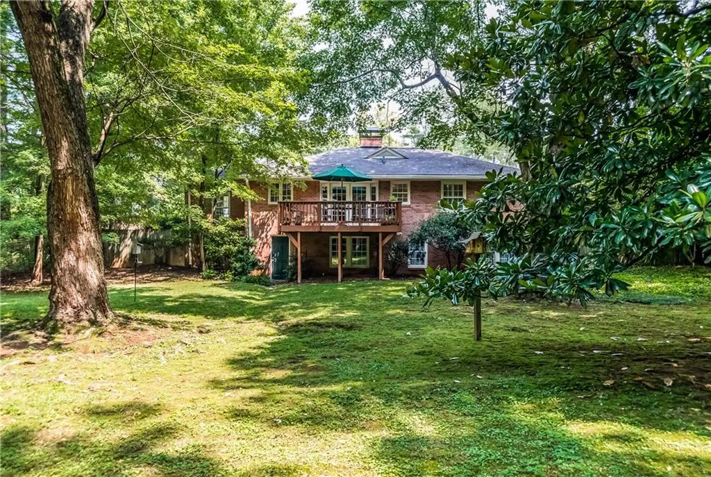 174 Johnson Ferry Road Nw, Sandy Springs, Georgia 30328, 3 Bedrooms Bedrooms, ,2 BathroomsBathrooms,Residential,Sold,174 Johnson Ferry Road Nw,5907025