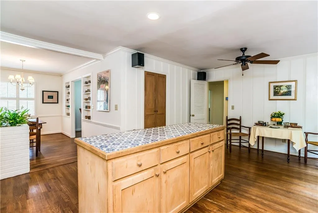 174 Johnson Ferry Road Nw, Sandy Springs, Georgia 30328, 3 Bedrooms Bedrooms, ,2 BathroomsBathrooms,Residential,Sold,174 Johnson Ferry Road Nw,5907025