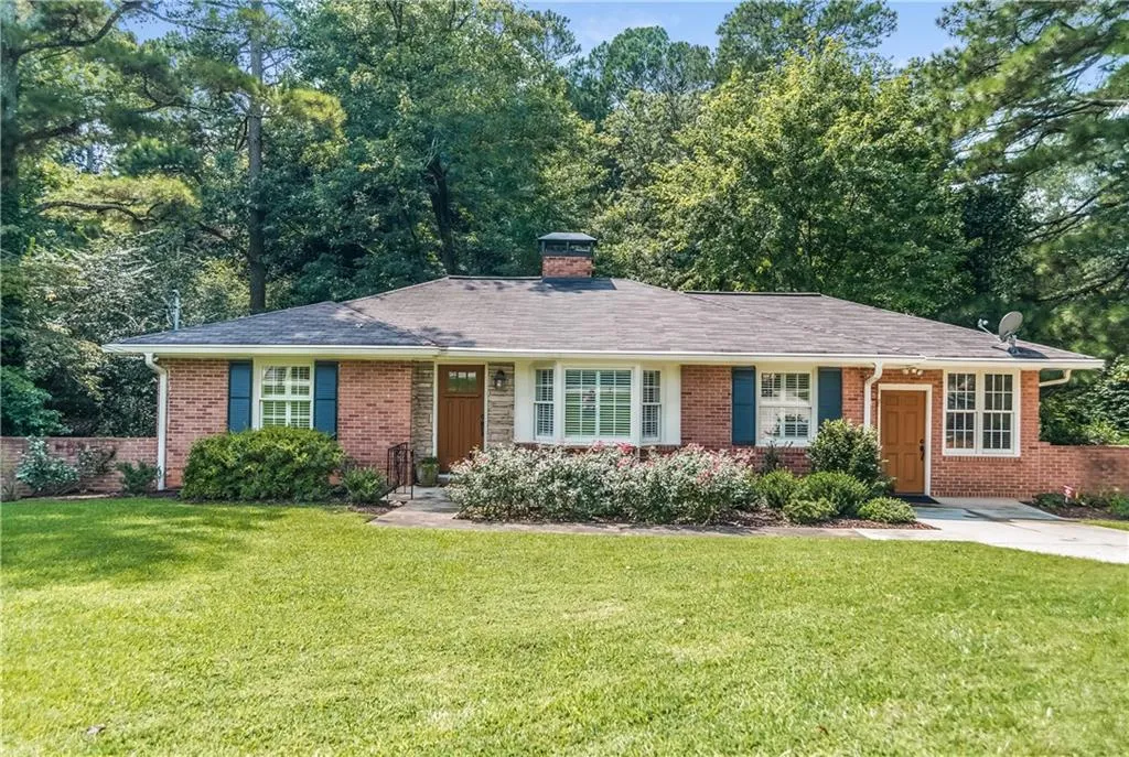 174 Johnson Ferry Road Nw, Sandy Springs, Georgia 30328, 3 Bedrooms Bedrooms, ,2 BathroomsBathrooms,Residential,Sold,174 Johnson Ferry Road Nw,5907025