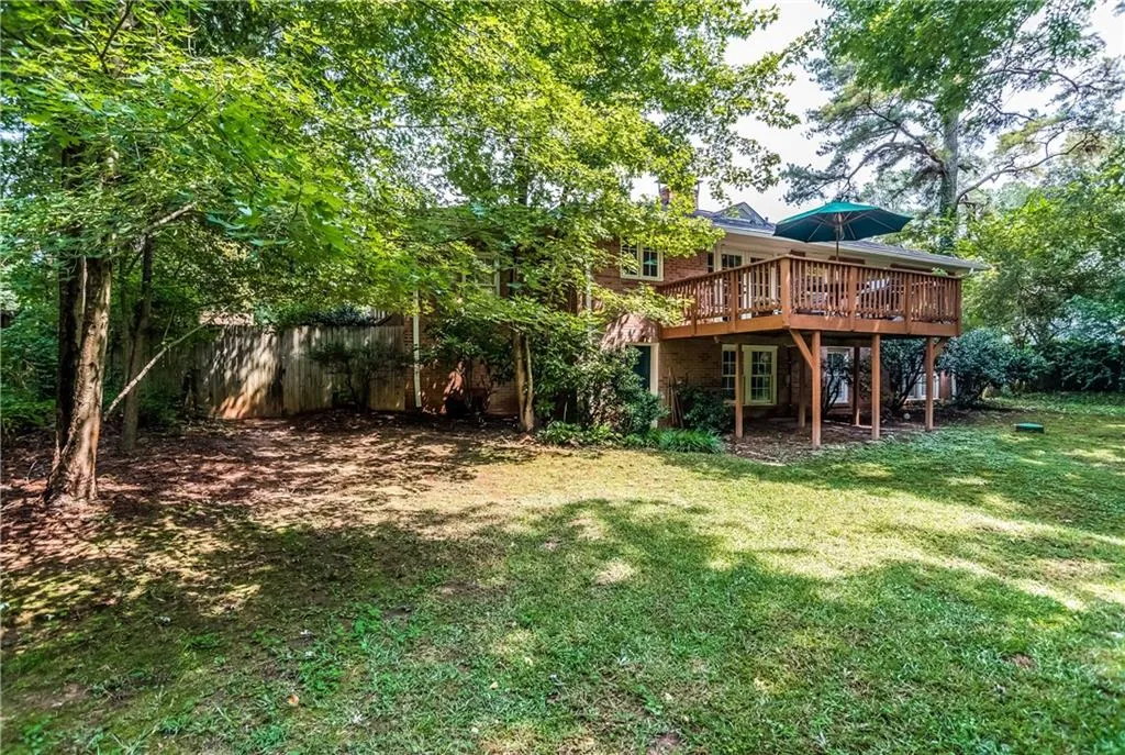 174 Johnson Ferry Road Nw, Sandy Springs, Georgia 30328, 3 Bedrooms Bedrooms, ,2 BathroomsBathrooms,Residential,Sold,174 Johnson Ferry Road Nw,5907025