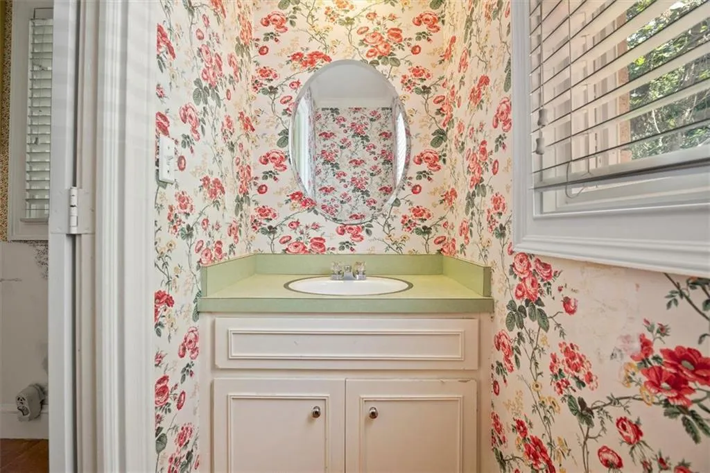 8915 River Run, Sandy Springs, Georgia 30350, 5 Bedrooms Bedrooms, ,4 BathroomsBathrooms,Residential,Sold,8915 River Run,6943445