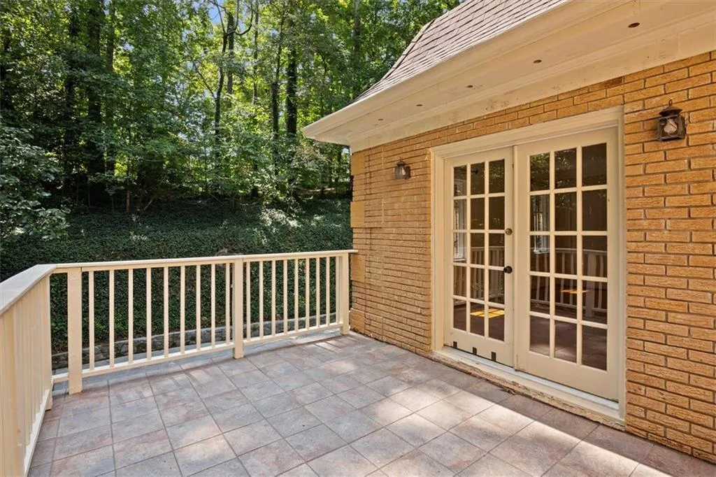 8915 River Run, Sandy Springs, Georgia 30350, 5 Bedrooms Bedrooms, ,4 BathroomsBathrooms,Residential,Sold,8915 River Run,6943445