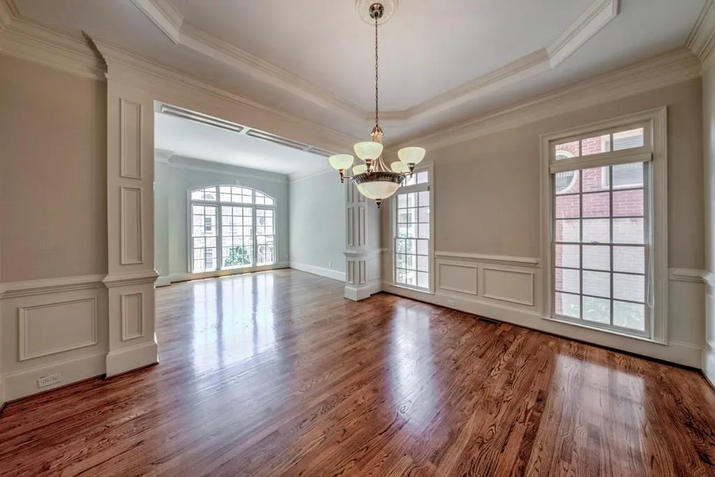 2694 Lenox Road Ne Unit 15, Atlanta, Georgia 30324, 4 Bedrooms Bedrooms, ,3 BathroomsBathrooms,Residential,Sold,2694 Lenox Road Ne Unit 15,6055602