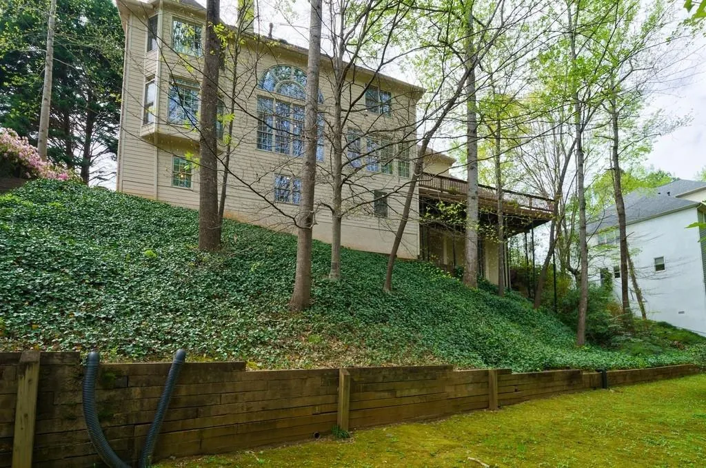 5165 Falcon Chase Lane, Atlanta, Georgia 30342, 5 Bedrooms Bedrooms, ,3 BathroomsBathrooms,Residential,Sold,5165 Falcon Chase Lane,7029830