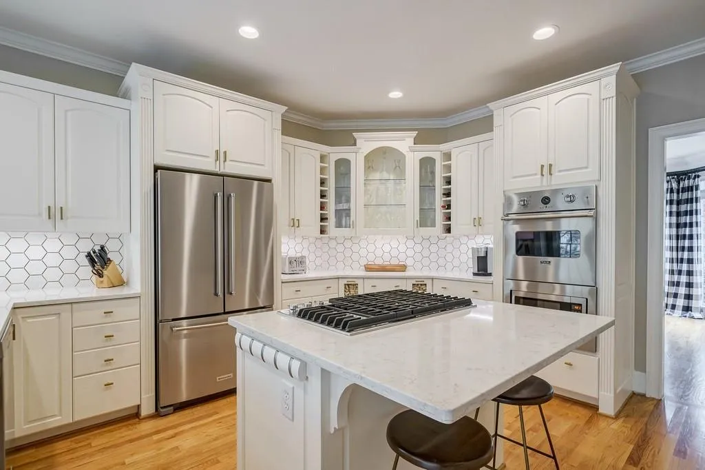 5165 Falcon Chase Lane, Atlanta, Georgia 30342, 5 Bedrooms Bedrooms, ,3 BathroomsBathrooms,Residential,Sold,5165 Falcon Chase Lane,7029830