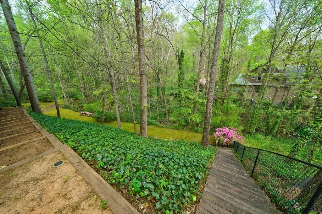 5165 Falcon Chase Lane, Atlanta, Georgia 30342, 5 Bedrooms Bedrooms, ,3 BathroomsBathrooms,Residential,Sold,5165 Falcon Chase Lane,7029830