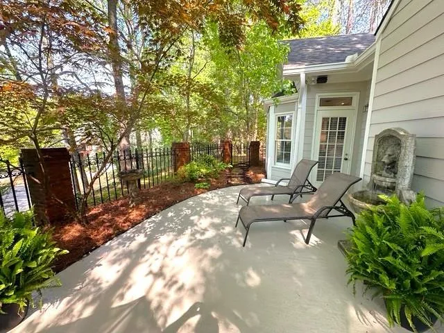 7155 Roswell Road Unit 40, Sandy Springs, Georgia 30328, 3 Bedrooms Bedrooms, ,3 BathroomsBathrooms,Residential,For Sale,7155 Roswell Road Unit 40,7750367