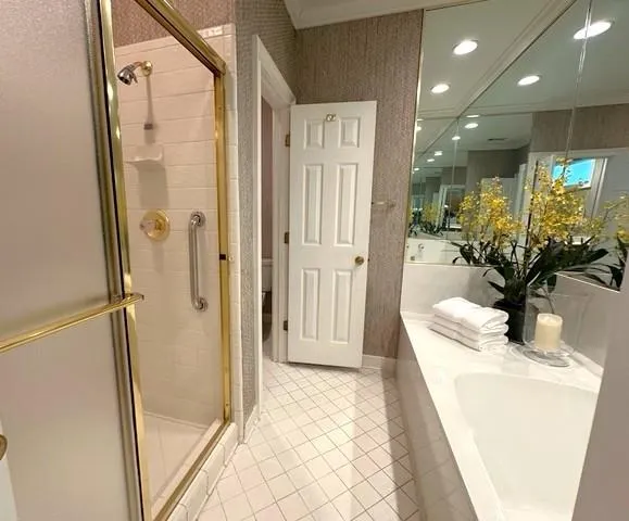 7155 Roswell Road Unit 40, Sandy Springs, Georgia 30328, 3 Bedrooms Bedrooms, ,3 BathroomsBathrooms,Residential,For Sale,7155 Roswell Road Unit 40,7750367
