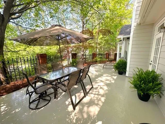 7155 Roswell Road Unit 40, Sandy Springs, Georgia 30328, 3 Bedrooms Bedrooms, ,3 BathroomsBathrooms,Residential,For Sale,7155 Roswell Road Unit 40,7750367