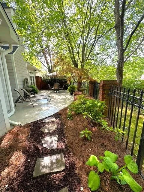 7155 Roswell Road Unit 40, Sandy Springs, Georgia 30328, 3 Bedrooms Bedrooms, ,3 BathroomsBathrooms,Residential,For Sale,7155 Roswell Road Unit 40,7750367