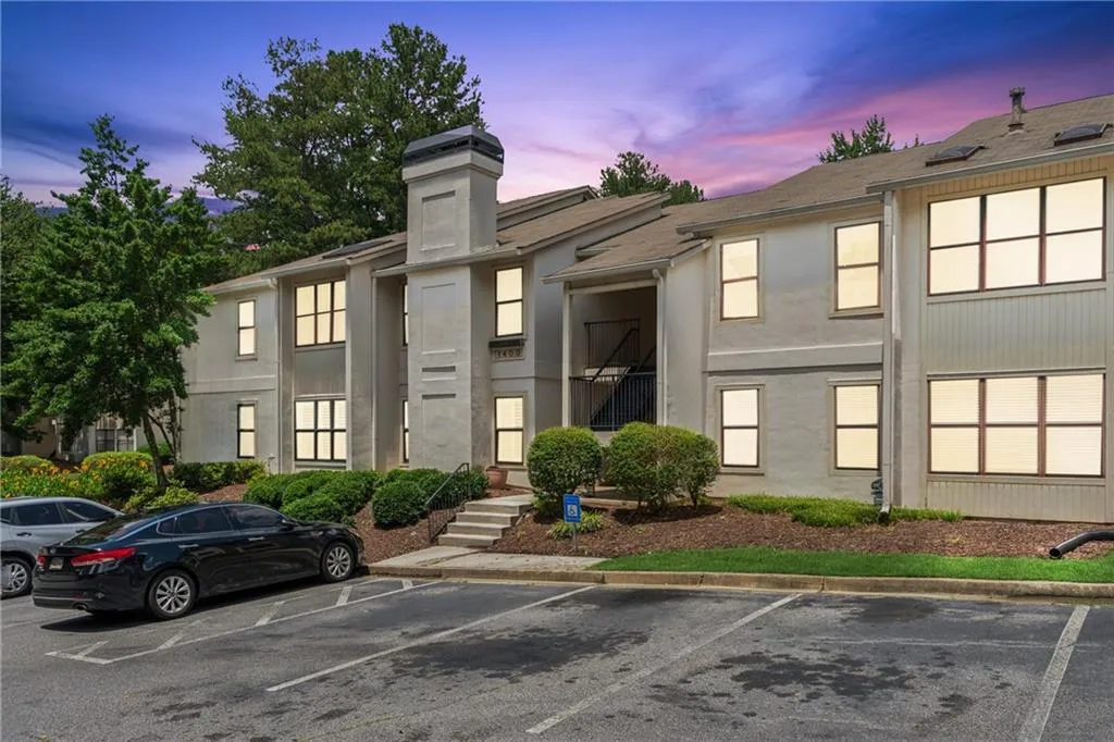 1401 Huntingdon, Sandy Springs, Georgia 30350, 2 Bedrooms Bedrooms, ,2 BathroomsBathrooms,Residential,For Sale,1401 Huntingdon,7632312