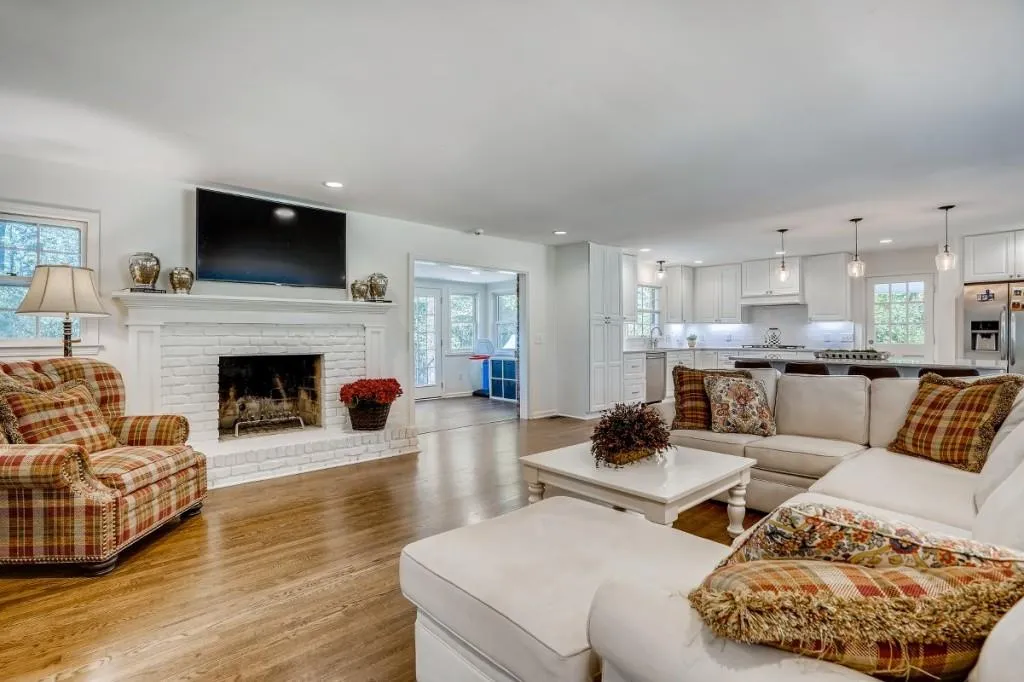 5780 Kayron Drive, Atlanta, Georgia 30328, 4 Bedrooms Bedrooms, ,3 BathroomsBathrooms,Residential,Sold,5780 Kayron Drive,6866679 5780 Kayron Drive, Atlanta, Georgia 30328, 4 Bedrooms Bedrooms, ,3 BathroomsBathrooms,Residential,Sold,5780 Kayron Drive,6866679