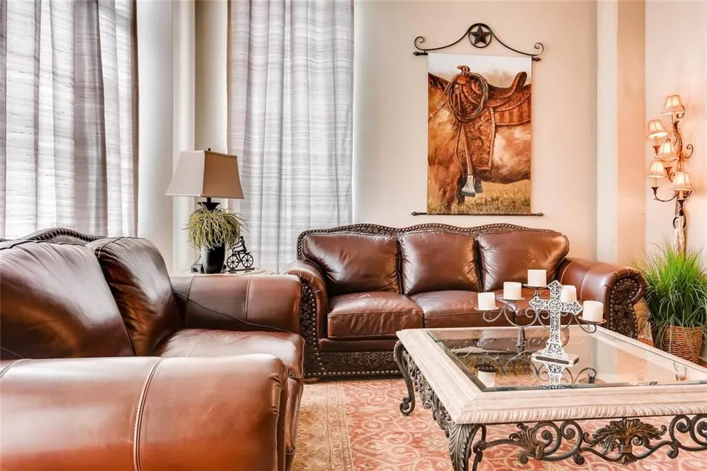 3820 Roswell Road Ne Unit 502, Atlanta, Georgia 30342, 2 Bedrooms Bedrooms, ,2 BathroomsBathrooms,Residential,Sold,3820 Roswell Road Ne Unit 502,5977233