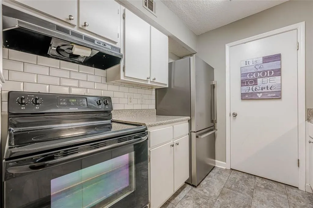 2015 Wingate Way, Atlanta, Georgia 30350, 2 Bedrooms Bedrooms, ,2 BathroomsBathrooms,Residential,For Sale,2015 Wingate Way,7581789