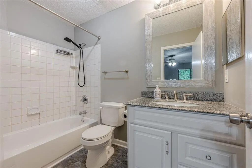 2015 Wingate Way, Atlanta, Georgia 30350, 2 Bedrooms Bedrooms, ,2 BathroomsBathrooms,Residential,For Sale,2015 Wingate Way,7581789
