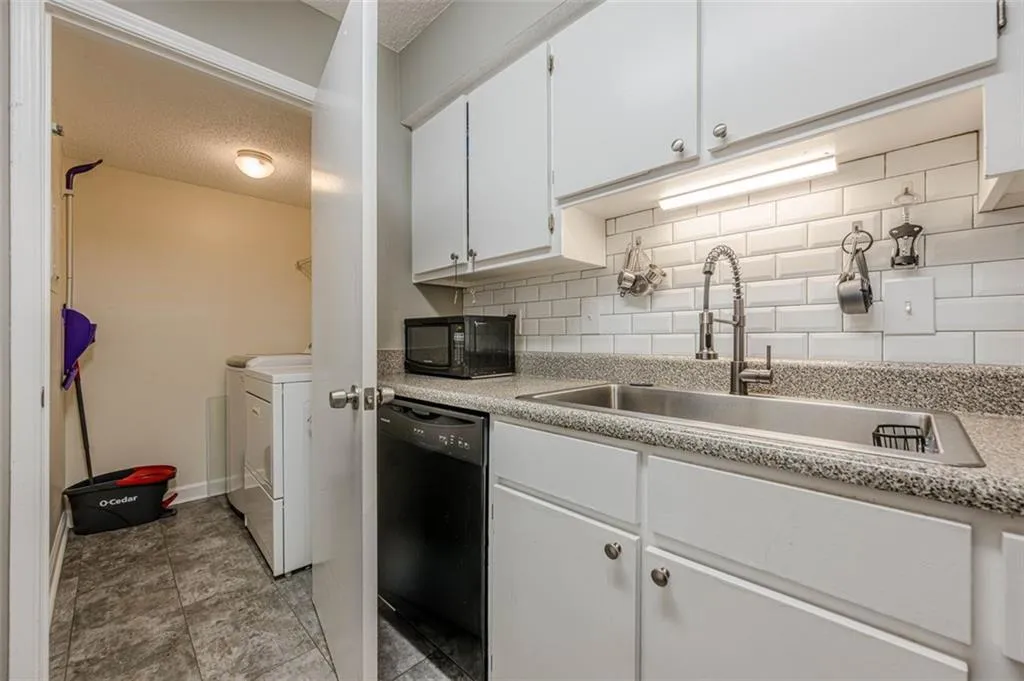 2015 Wingate Way, Atlanta, Georgia 30350, 2 Bedrooms Bedrooms, ,2 BathroomsBathrooms,Residential,For Sale,2015 Wingate Way,7581789