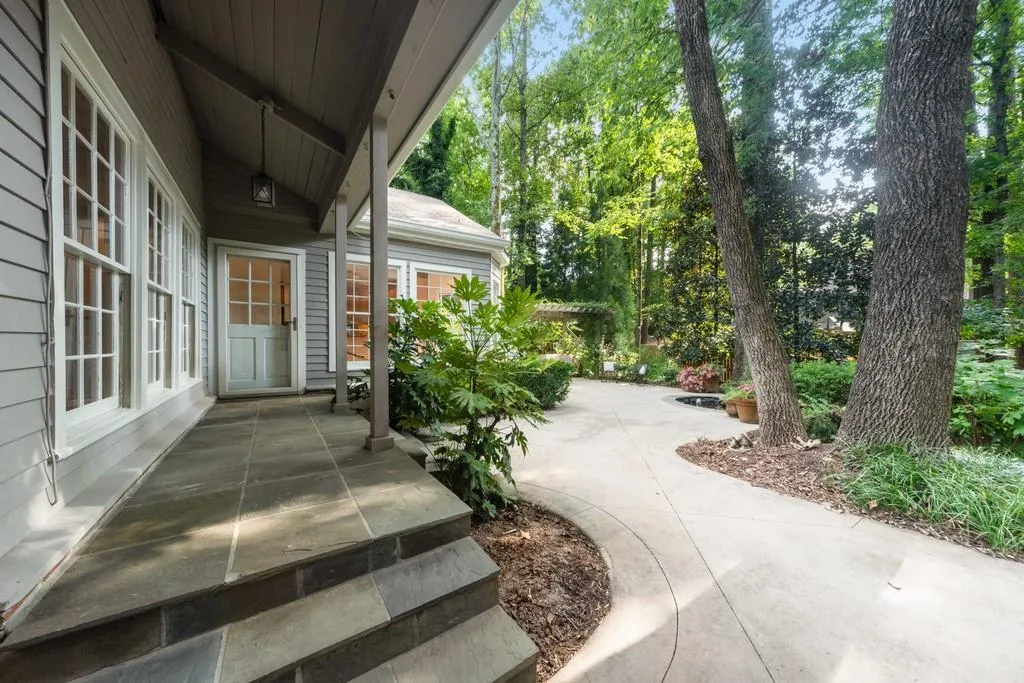7455 Old Maine Trail, Sandy Springs, Georgia 30328, 4 Bedrooms Bedrooms, ,3 BathroomsBathrooms,Residential,Sold,7455 Old Maine Trail,6689949