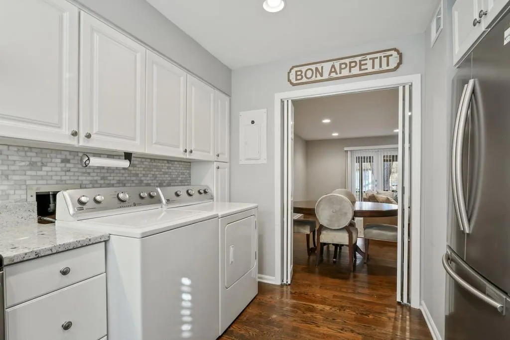 6700 Roswell Road Unit 20b, Sandy Springs, Georgia 30328, 2 Bedrooms Bedrooms, ,1 BathroomBathrooms,Residential,Sold,6700 Roswell Road Unit 20b,6524802