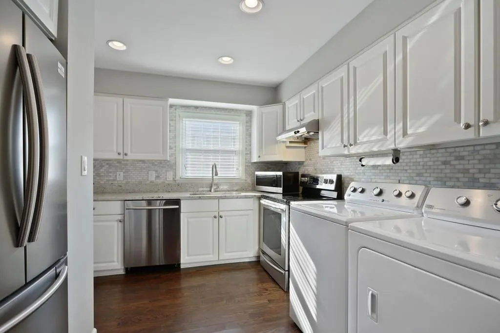 6700 Roswell Road Unit 20b, Sandy Springs, Georgia 30328, 2 Bedrooms Bedrooms, ,1 BathroomBathrooms,Residential,Sold,6700 Roswell Road Unit 20b,6524802