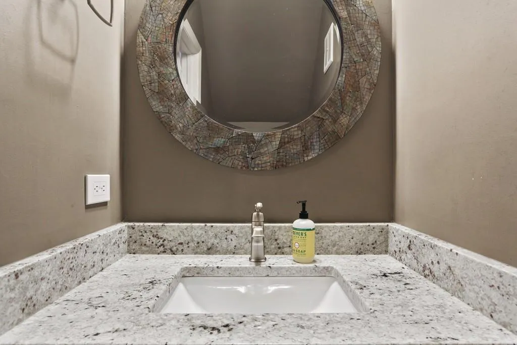 6700 Roswell Road Unit 20b, Sandy Springs, Georgia 30328, 2 Bedrooms Bedrooms, ,1 BathroomBathrooms,Residential,Sold,6700 Roswell Road Unit 20b,6524802