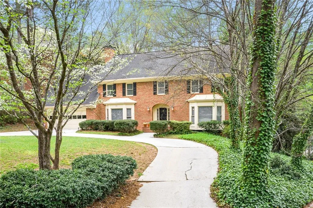 210 Marsh Glen Point, Sandy Springs, Georgia 30328, 5 Bedrooms Bedrooms, ,4 BathroomsBathrooms,Residential,Sold,210 Marsh Glen Point,7033029