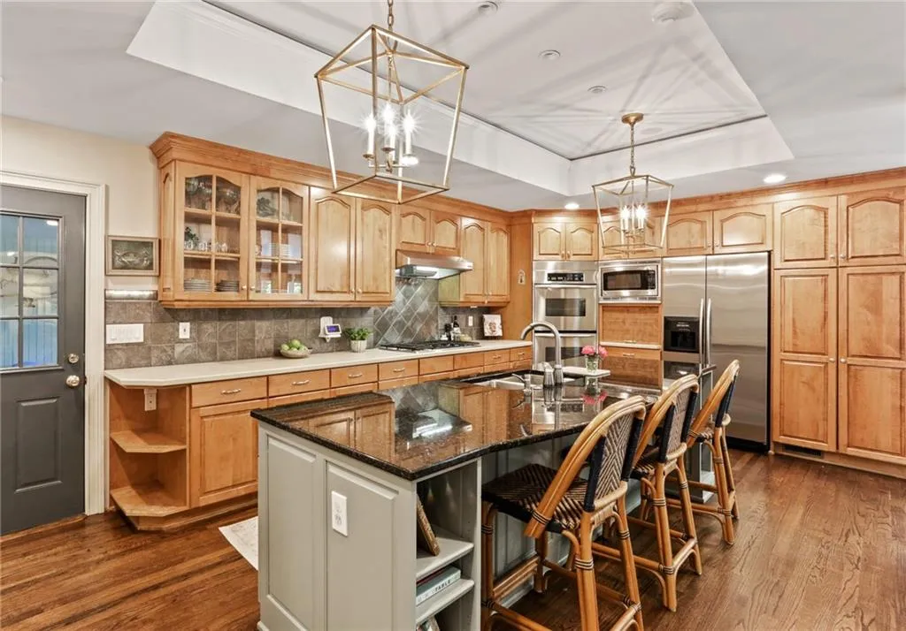 340 Riverhill Drive, Atlanta, Georgia 30328, 4 Bedrooms Bedrooms, ,3 BathroomsBathrooms,Residential,Sold,340 Riverhill Drive,6876511