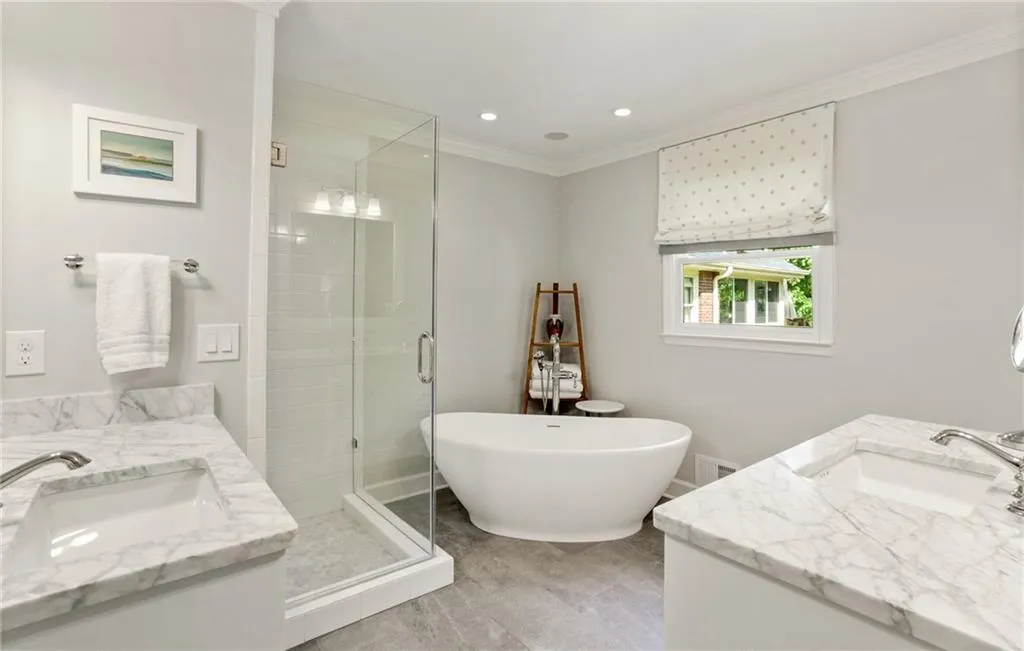 340 Riverhill Drive, Atlanta, Georgia 30328, 4 Bedrooms Bedrooms, ,3 BathroomsBathrooms,Residential,Sold,340 Riverhill Drive,6876511