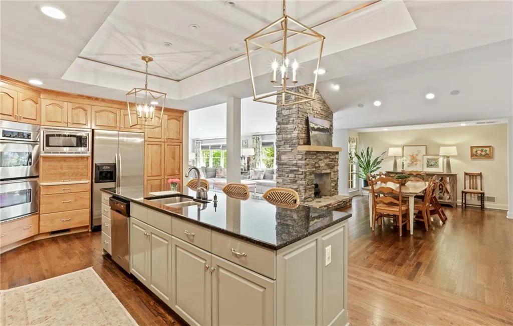 340 Riverhill Drive, Atlanta, Georgia 30328, 4 Bedrooms Bedrooms, ,3 BathroomsBathrooms,Residential,Sold,340 Riverhill Drive,6876511