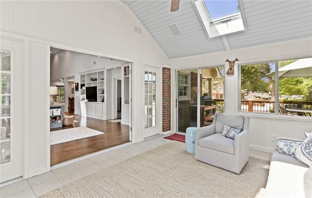 340 Riverhill Drive, Atlanta, Georgia 30328, 4 Bedrooms Bedrooms, ,3 BathroomsBathrooms,Residential,Sold,340 Riverhill Drive,6876511