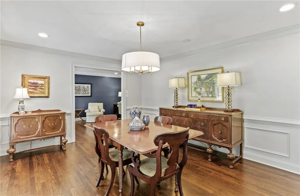 340 Riverhill Drive, Atlanta, Georgia 30328, 4 Bedrooms Bedrooms, ,3 BathroomsBathrooms,Residential,Sold,340 Riverhill Drive,6876511