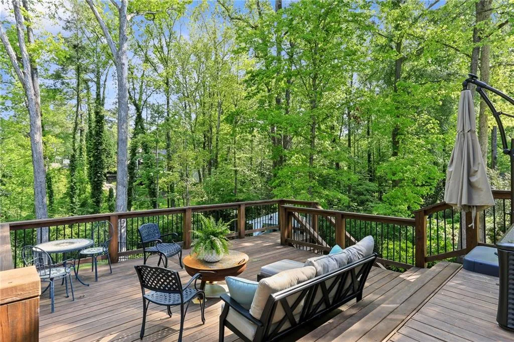 340 Riverhill Drive, Atlanta, Georgia 30328, 4 Bedrooms Bedrooms, ,3 BathroomsBathrooms,Residential,Sold,340 Riverhill Drive,6876511