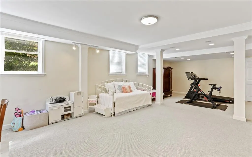 340 Riverhill Drive, Atlanta, Georgia 30328, 4 Bedrooms Bedrooms, ,3 BathroomsBathrooms,Residential,Sold,340 Riverhill Drive,6876511