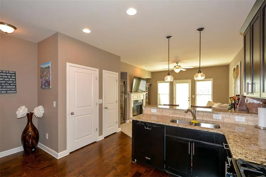 7585 Highland Bluff, Atlanta, Georgia 30328, 3 Bedrooms Bedrooms, ,3 BathroomsBathrooms,Residential,Sold,7585 Highland Bluff,5801489
