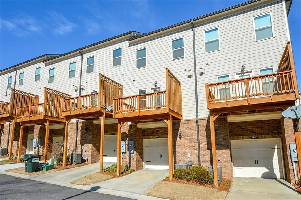 7585 Highland Bluff, Atlanta, Georgia 30328, 3 Bedrooms Bedrooms, ,3 BathroomsBathrooms,Residential,Sold,7585 Highland Bluff,5801489