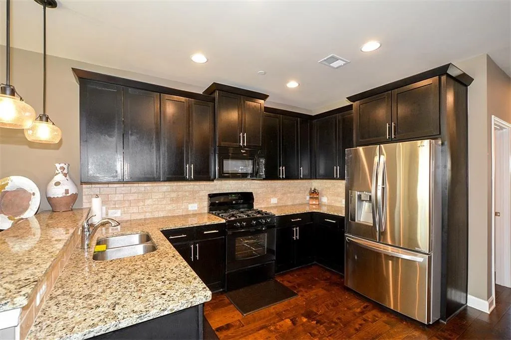 7585 Highland Bluff, Atlanta, Georgia 30328, 3 Bedrooms Bedrooms, ,3 BathroomsBathrooms,Residential,Sold,7585 Highland Bluff,5801489
